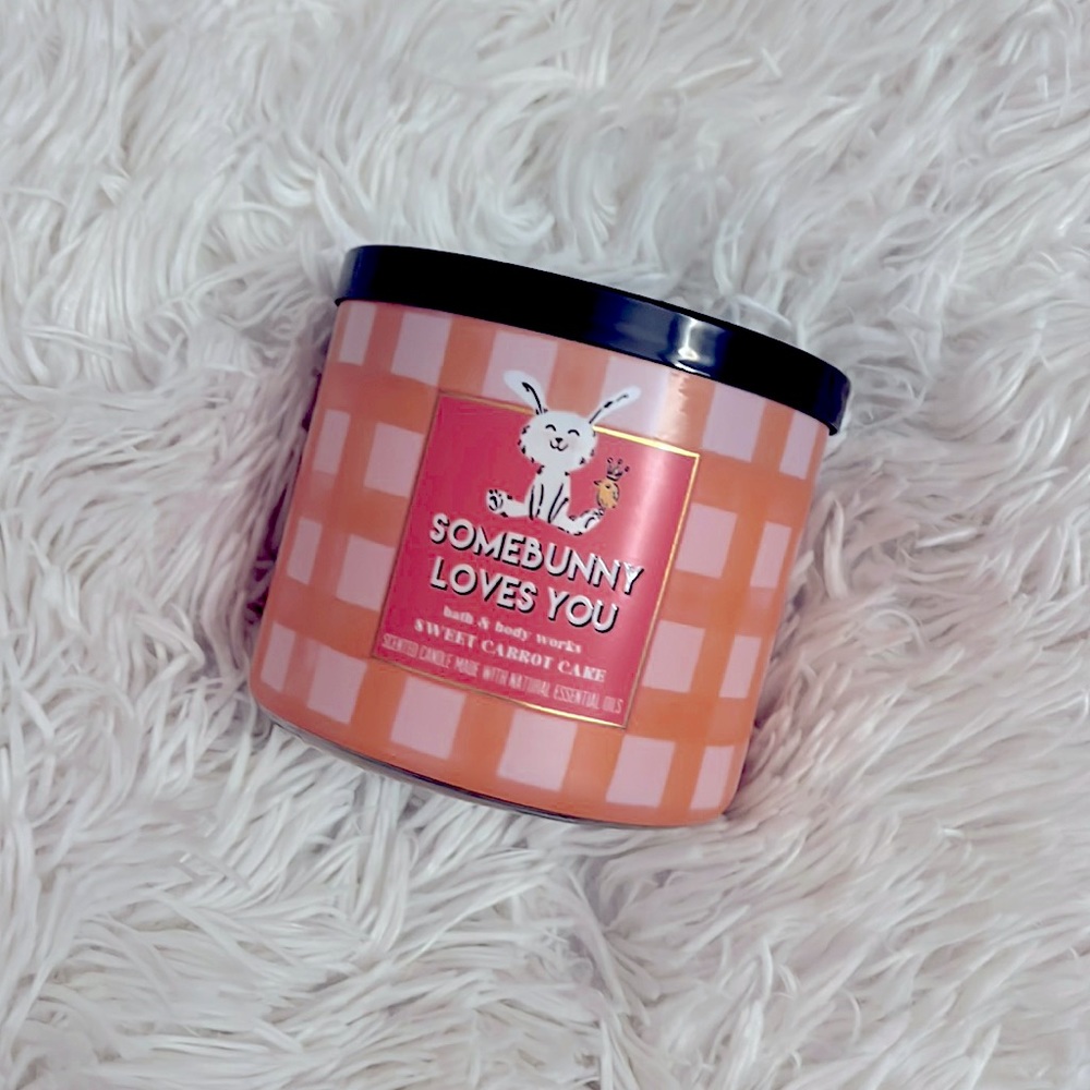 New! Bath and Body Works SWEET CARROT CAKE three wick candle!